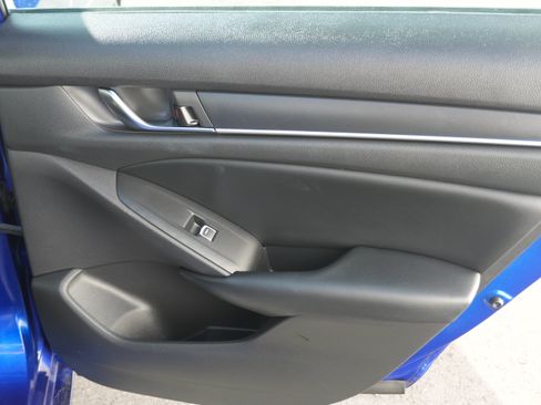 Used 2018 Honda Accord Sport image 25