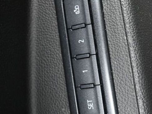 Used 2019 GMC Yukon XL SLT AWD/4WD image 10