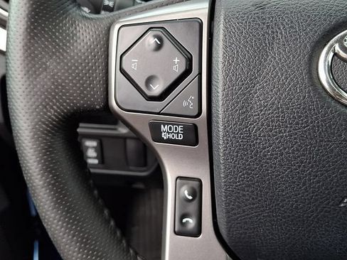 Used 2016 Toyota Tacoma Limited RWD image 17