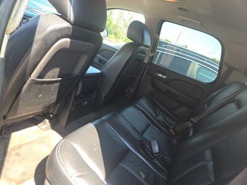 Used 2010 GMC Yukon SLE RWD image 6