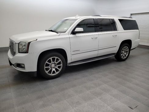 Used 2015 GMC Yukon XL Denali w/ Open Road Package RWD image 2