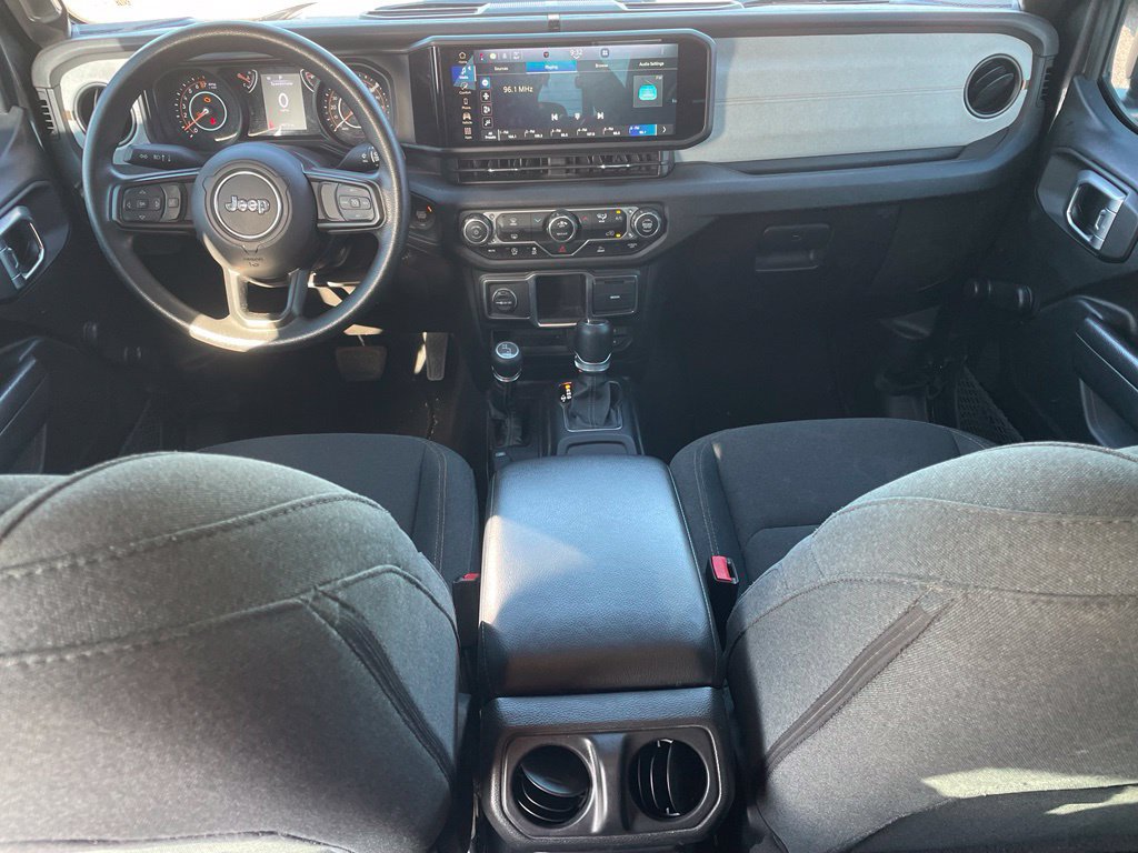 Used 2024 Jeep Gladiator Sport AWD/4WD image 11