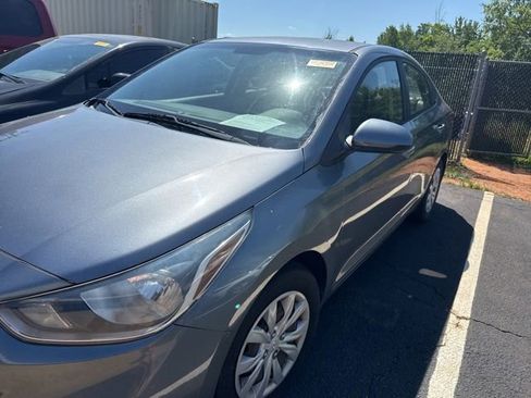 Used 2018 Hyundai Accent FWD image 11