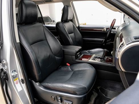 Used 2017 Lexus GX 460 image 31