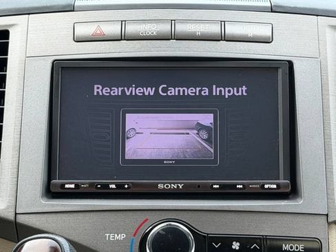 Used 2013 Toyota Venza LE FWD image 22