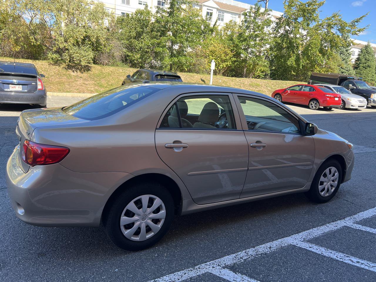 Used 2010 Toyota Corolla LE FWD image 9
