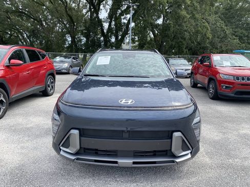 Used 2024 Hyundai Kona Limited FWD image 2