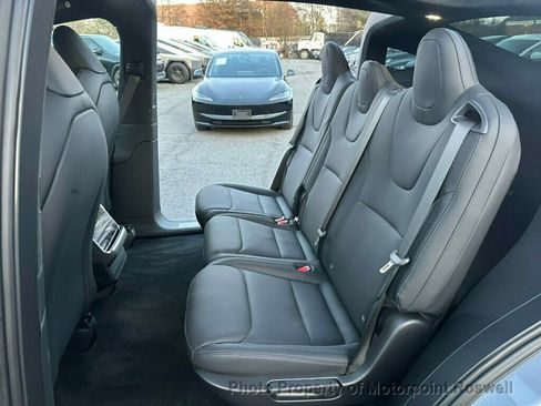 Used 2025 Tesla Model X image 18