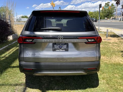 Used 2025 Toyota Grand Highlander AWD Hybrid image 8