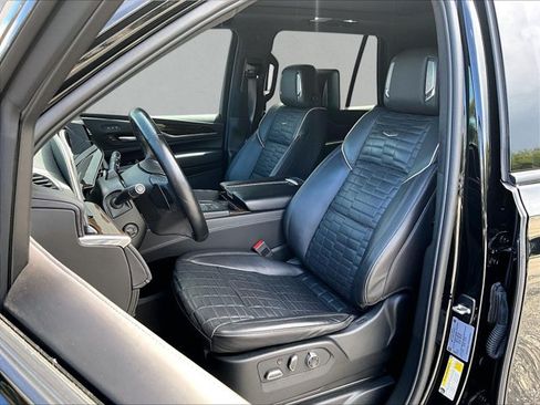 Used 2023 Cadillac Escalade Sport Platinum RWD image 27