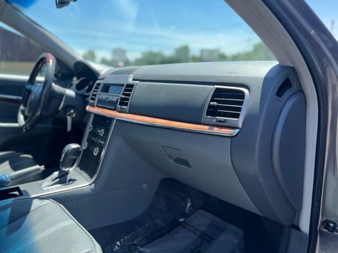 Used 2010 Lincoln MKZ FWD image 39