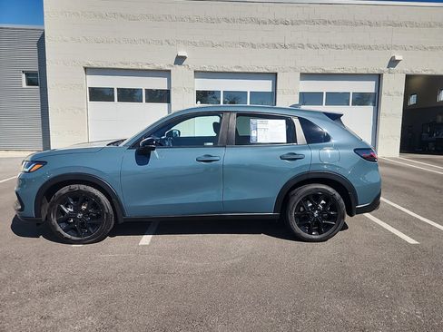 Used 2024 Honda HR-V Sport image 3