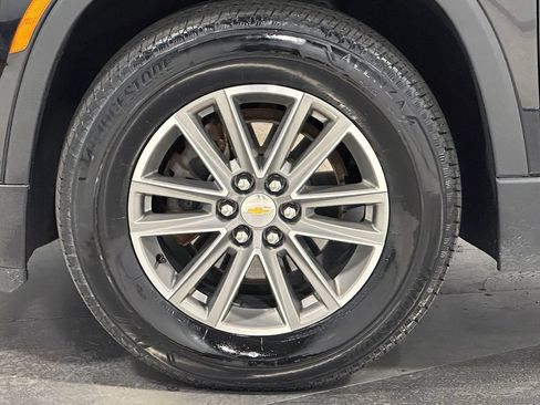 Used 2023 Chevrolet Traverse LT AWD/4WD image 17