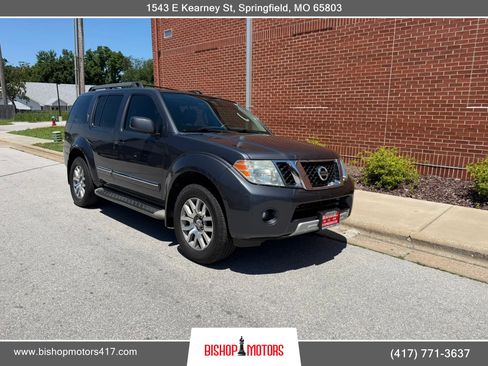 Used 2011 Nissan Pathfinder LE w/ Navigation Pkg AWD/4WD image 8