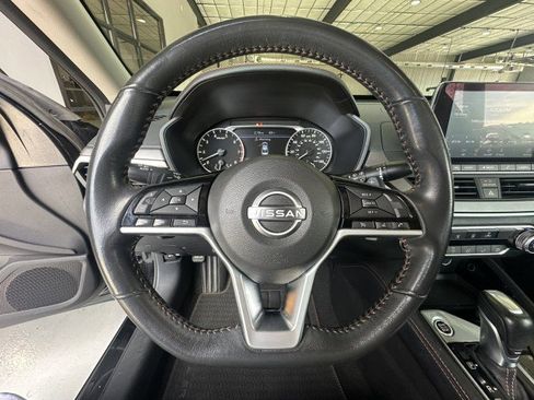 Used 2023 Nissan Altima 2.5 SR image 16