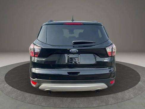 Used 2018 Ford Escape SE w/ SE Sync 3 Package AWD/4WD image 5