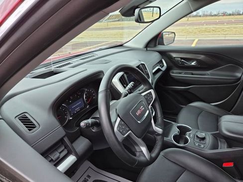 Used 2024 GMC Terrain SLT w/ Infotainment Package II image 12