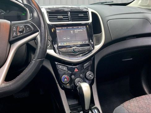 Used 2019 Chevrolet Sonic LT w/ Convenience Package FWD image 9