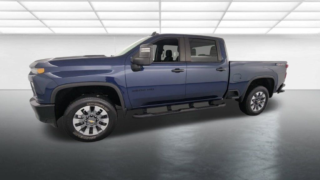 Used 2022 Chevrolet Silverado 2500 Custom w/ Custom Value Package AWD/4WD image 4