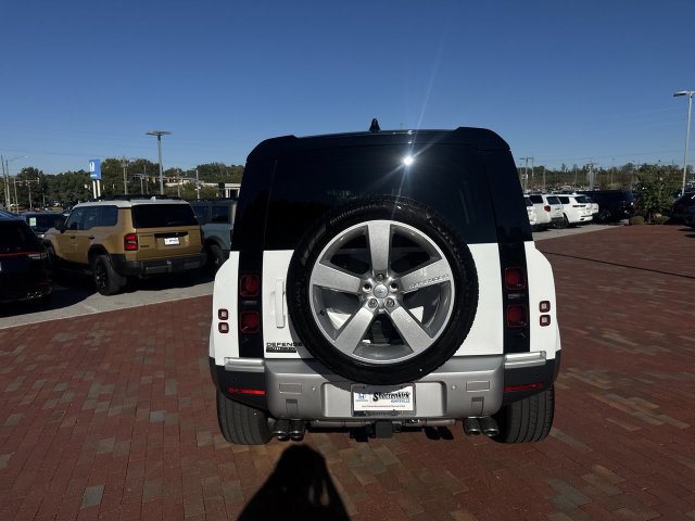 Used 2024 Land Rover Defender 110 SE AWD/4WD image 35