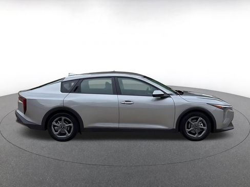 Used 2025 Kia K4 LXS image 16