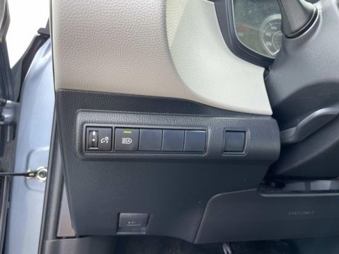 Used 2021 Toyota Corolla LE FWD image 23