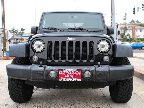 Used 2017 Jeep Wrangler Rubicon w/ Connectivity Group image 10