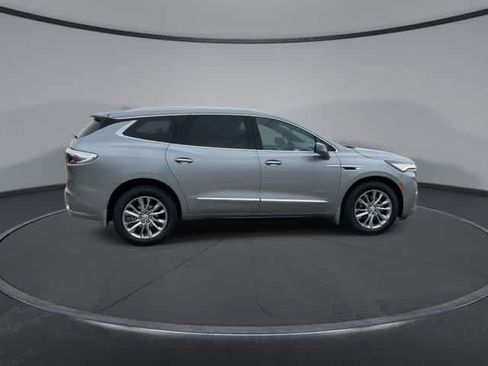 Used 2023 Buick Enclave Avenir w/ Avenir Technology Package AWD/4WD image 9