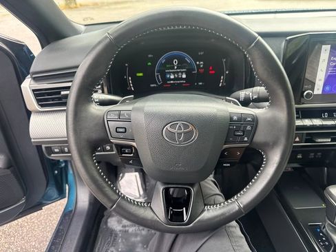 Certified 2025 Toyota Camry SE w/ Convenience Package image 32
