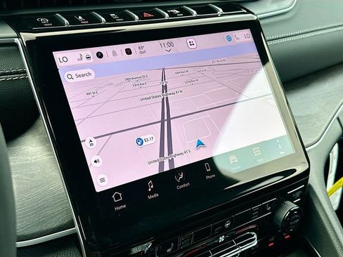 New 2025 Jeep Grand Cherokee Limited w/ Black Appearance Package image 8