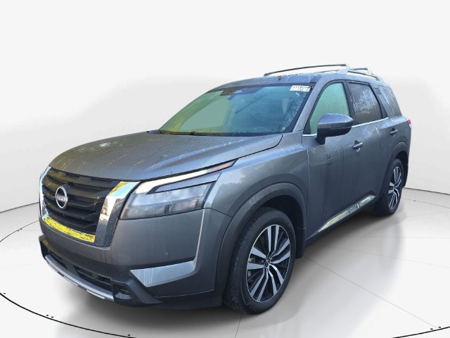 Used 2025 Nissan Pathfinder Platinum FWD image 10