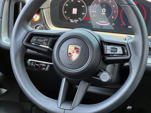 Certified 2025 Porsche Cayenne AWD/4WD image 24