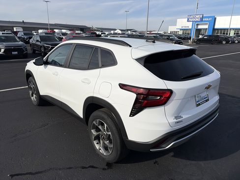 New 2026 Chevrolet Trax LT w/ Driver Confidence Package image 6
