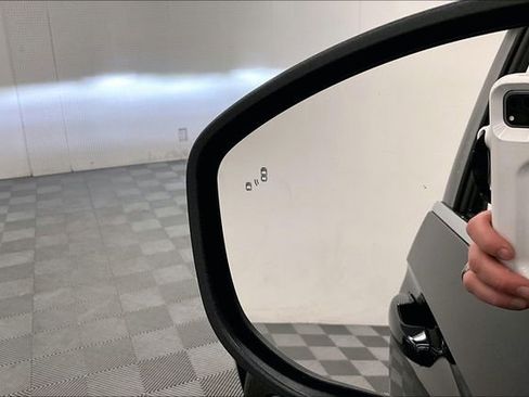 Used 2025 Ford Expedition Active image 33