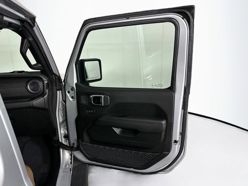 Used 2023 Jeep Wrangler Sahara w/ Cold Weather Group image 30