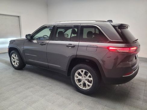 Used 2023 Jeep Grand Cherokee Limited AWD/4WD image 3
