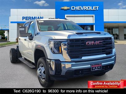 New 2026 GMC Sierra 3500 Pro w/ Convenience Package