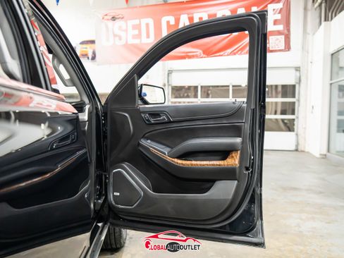 Used 2019 Chevrolet Suburban Premier w/ Premier Plus Edition image 45