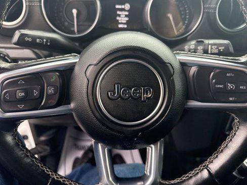 Used 2022 Jeep Wrangler Unlimited Sahara w/ Cold Weather Group AWD/4WD image 20