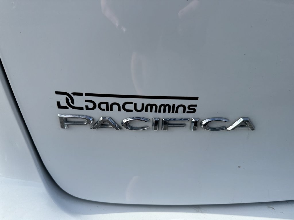 Used 2020 Chrysler Pacifica Touring-L FWD image 26