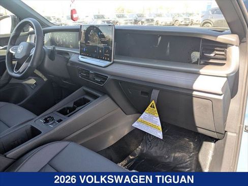 New 2026 Volkswagen Tiguan SE R-Line FWD image 19