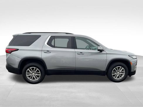 Used 2023 Chevrolet Traverse LT FWD image 6