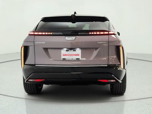Used 2025 Cadillac Lyriq Luxury AWD/4WD image 6