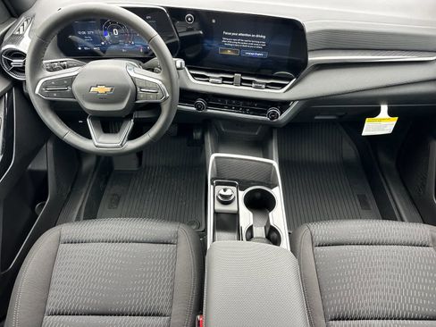 New 2026 Chevrolet Equinox LT w/ Safety and Technology Package AWD/4WD image 3