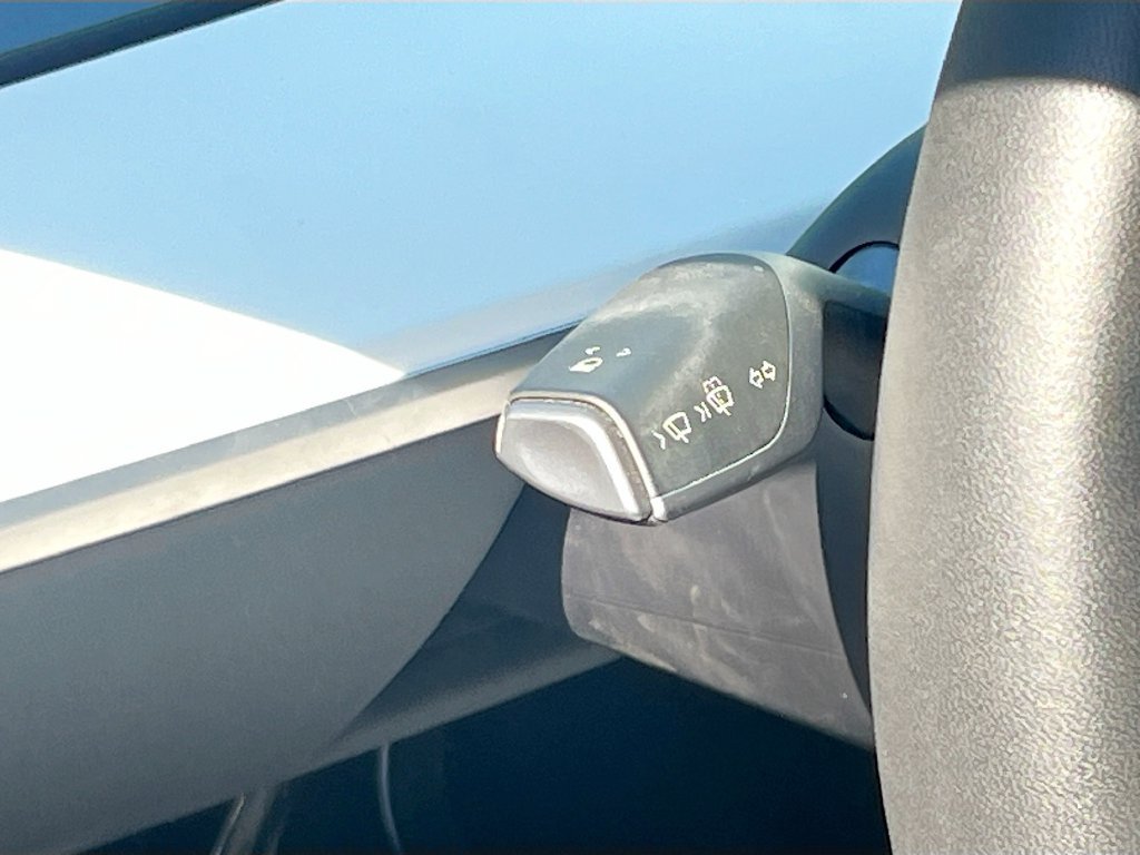 Used 2025 Tesla Model Y Long Range AWD/4WD image 10