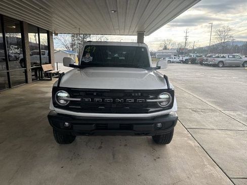 Certified 2024 Ford Bronco Outer Banks image 2