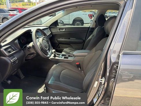 Used 2017 Kia Optima LX FWD image 9
