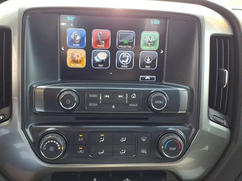 Used 2018 Chevrolet Silverado 1500 LT AWD/4WD image 21
