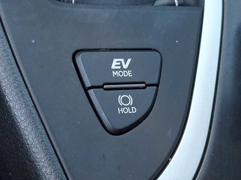 Used 2019 Lexus UX 250h image 22