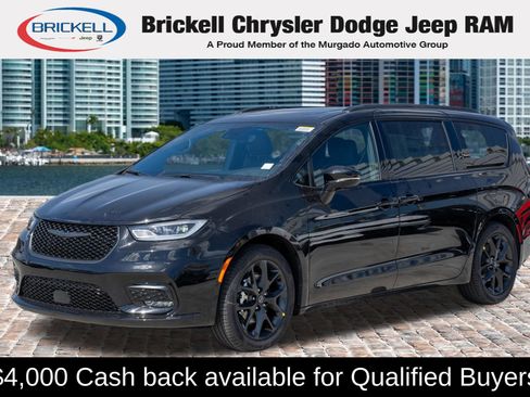 New 2026 Chrysler Pacifica Limited FWD image 1
